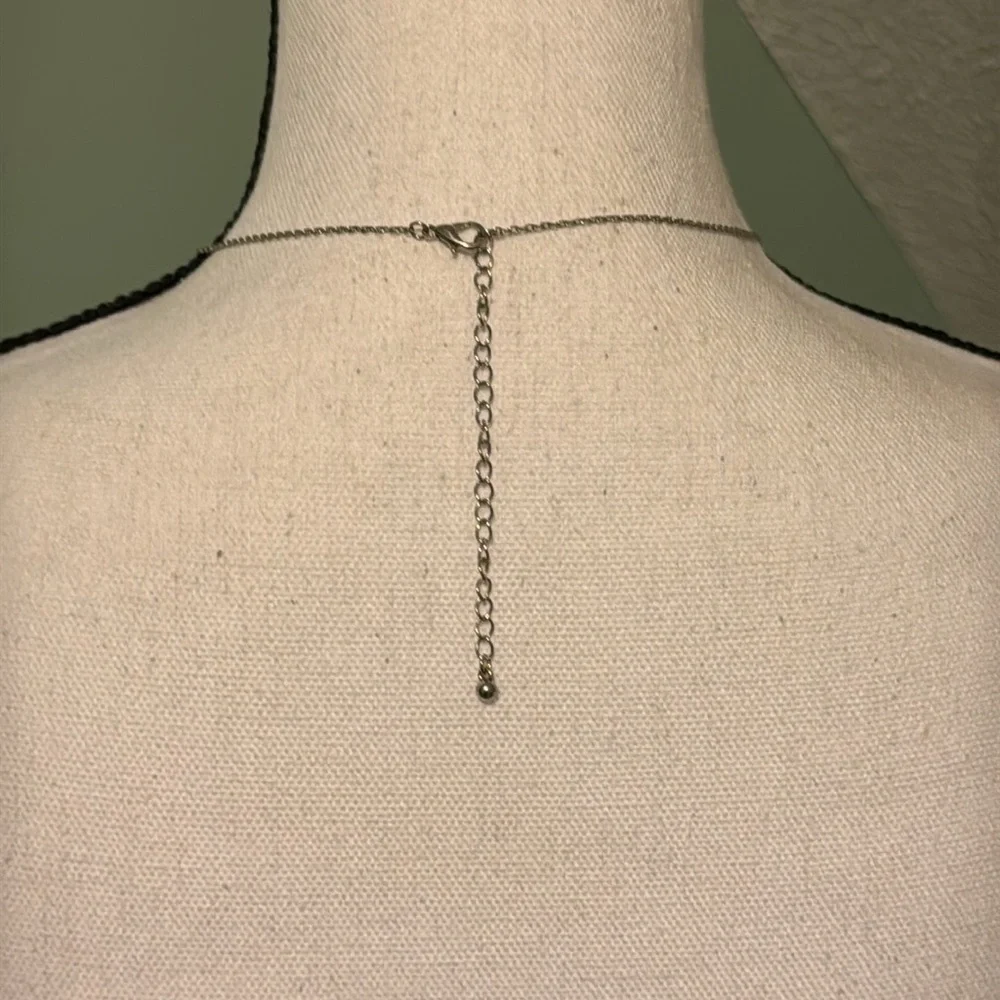 Elegant Silver Bar Pendant Necklace - Picture 3 of 3